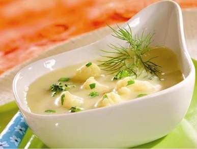 Květáková polévka s brokolicí