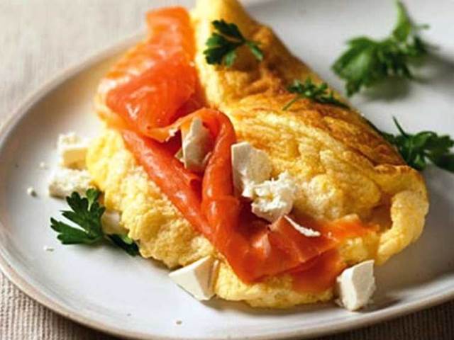 Vaječná omeleta s lososem