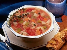 
	Italská polévka,která se podává jako hlavní chod s pečivem, nebo čerstvým chlebem.
