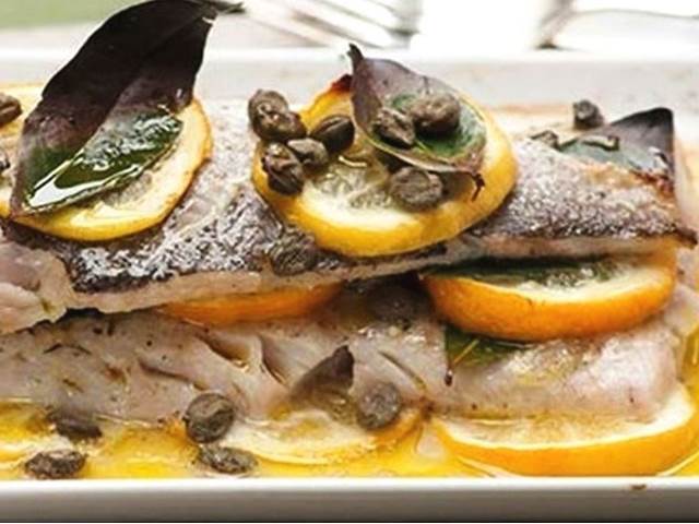 Pečená ryba s kapary a citrony