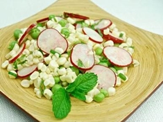 Jednoduché a chutné, tento salát je perfektním doplňkem například ke grilovaným pokrmům.
